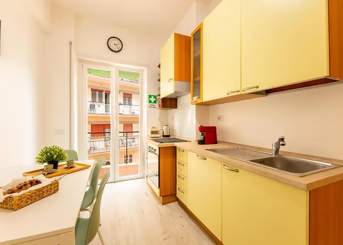 Flower Apartment Rom